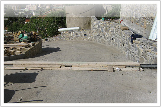 Pavimentazioni in pietra per esterni, scavi e fognature